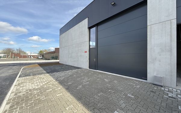 Bedrijfsgebouw te huur in Aalter