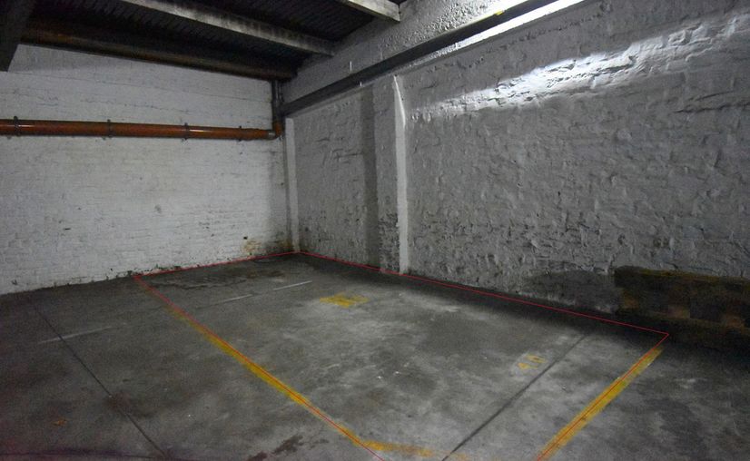 Binnenstaanplaats te koop in Sint-Gillis