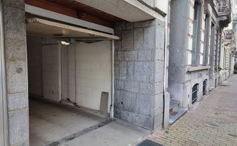 Binnenstaanplaats te koop in Sint-Gillis