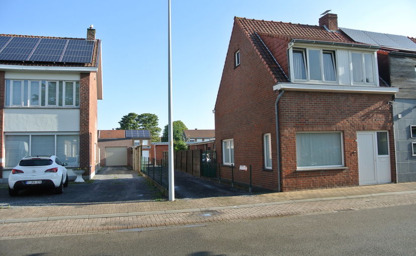 Closed garage for rent in Beernem