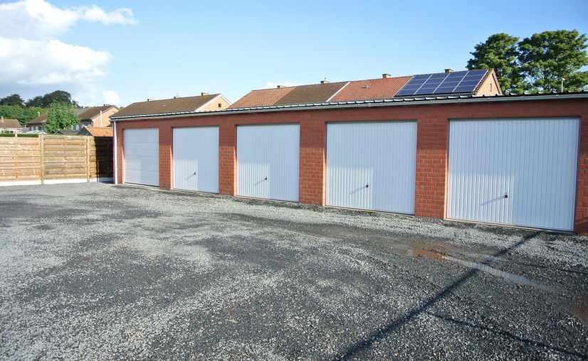 Closed garage for rent in Beernem