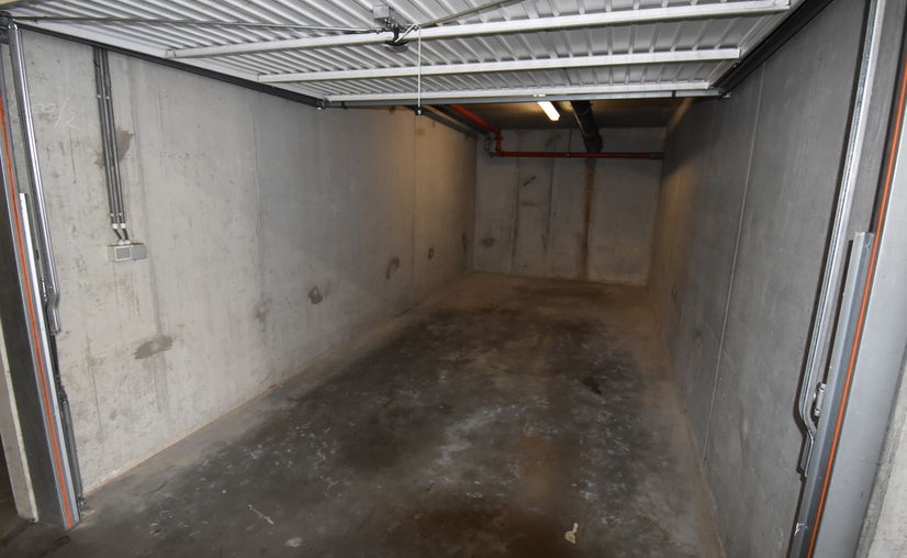 Closed garage for rent in Beernem