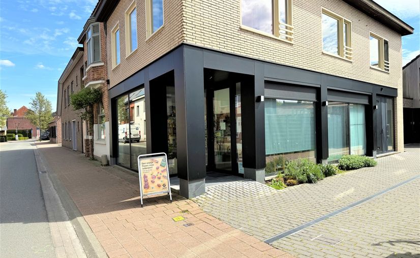 Commercial groundfloor for rent in Beernem