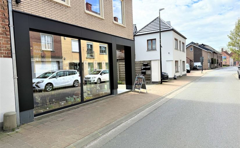 Commercial groundfloor for rent in Beernem