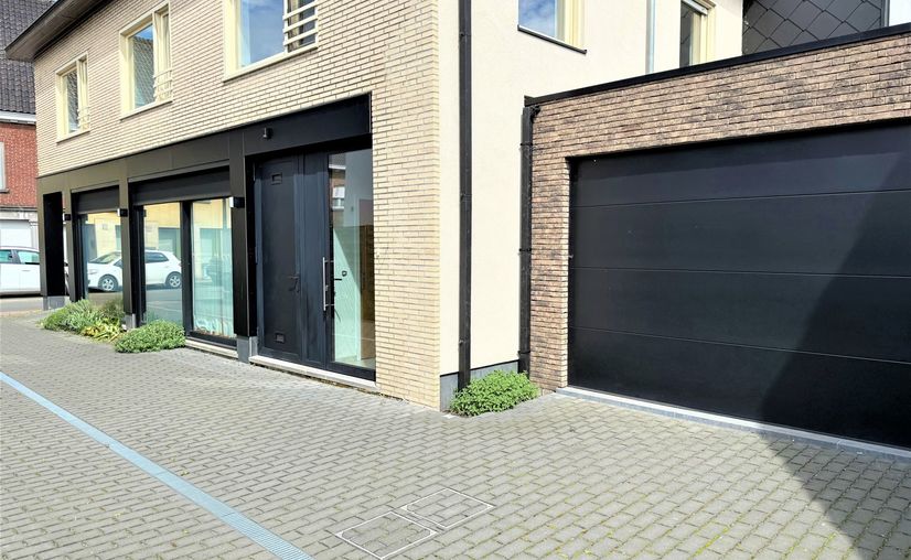 Commercial groundfloor for rent in Beernem