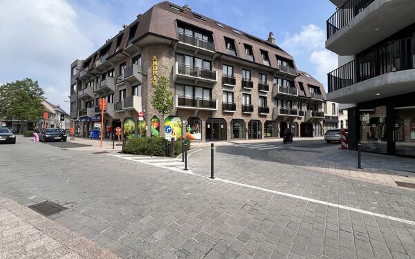 Commercial groundfloor for sale in Aalter