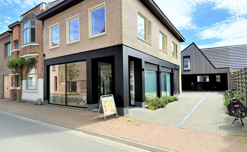 Commercieel gelijkvloers te huur in Beernem