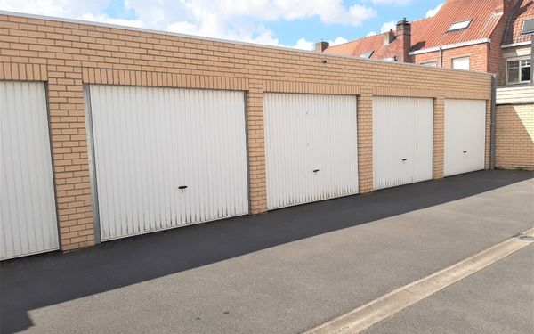 Garage for rent in Bruges