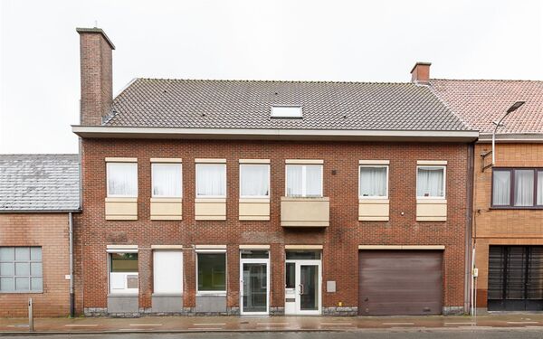 Gebouw voor gemengd gebruik te koop in Waarschoot