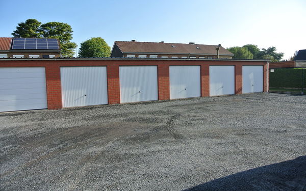Gesloten garagebox te huur in Beernem