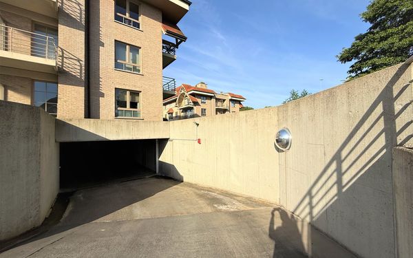 Gesloten garagebox te huur in Beernem