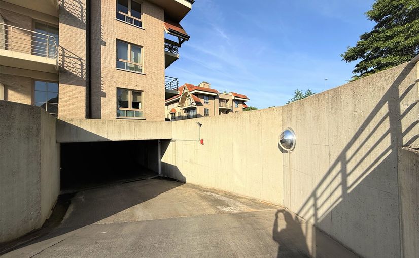 Gesloten garagebox te huur in Beernem