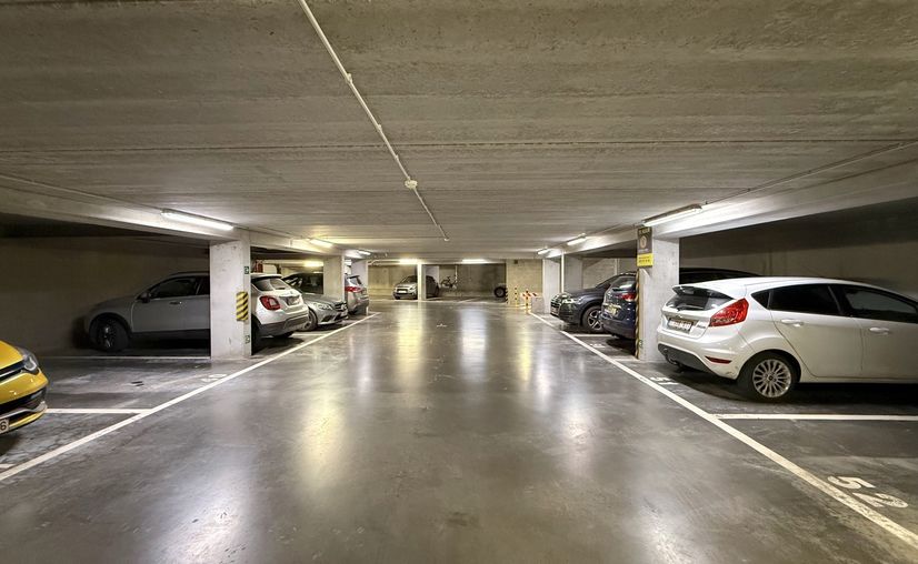 Inside parking for rent in Aalter
