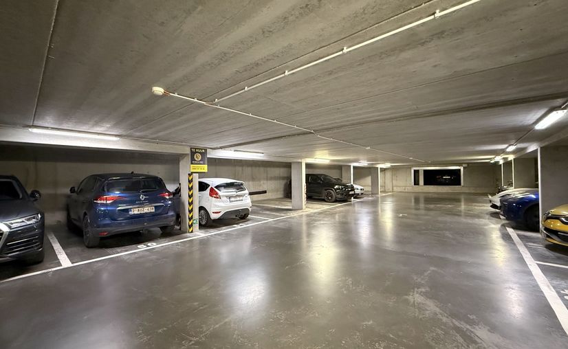 Inside parking for rent in Aalter