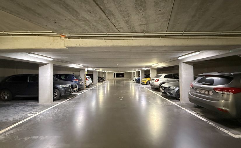 Inside parking for rent in Aalter