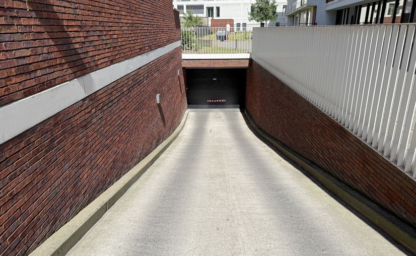 Inside parking for rent in Aalter