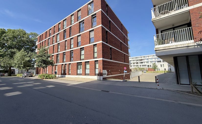 Inside parking for rent in Aalter