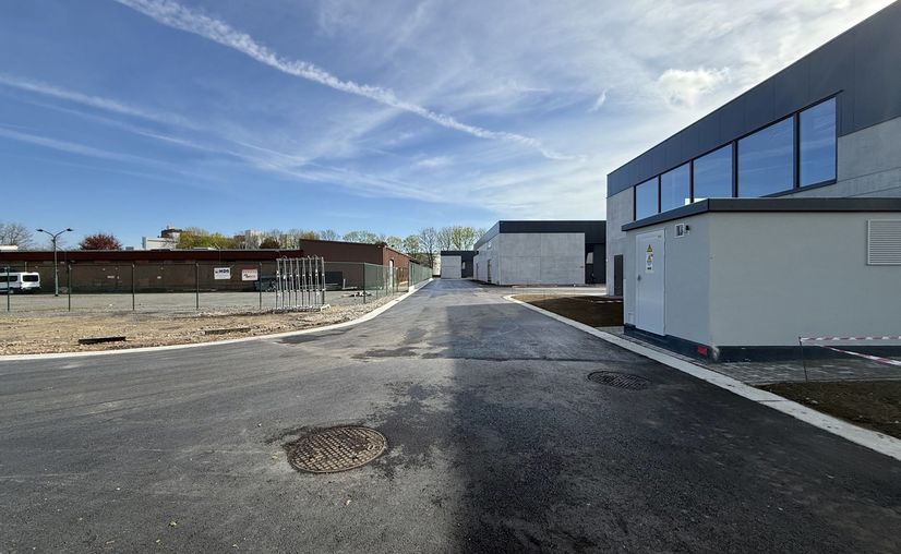 Polyvalent building for rent in Aalter